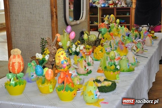 Zdjęcie w galerii na portalu naszraciborz.pl: W Kuźni Raciborskiej mają nowy plac zabaw wiadomości z regionu