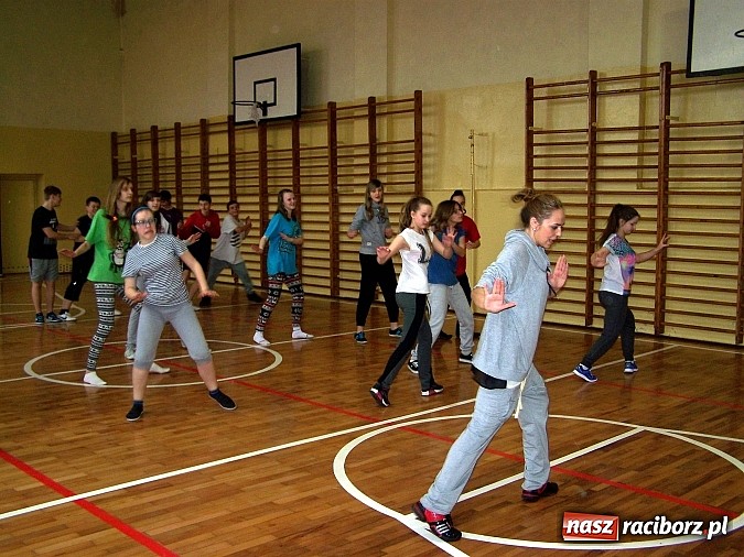 Zdjęcie w galerii na portalu naszraciborz.pl: Tańczyć każdy może?! W G5 – tak wiadomości z regionu