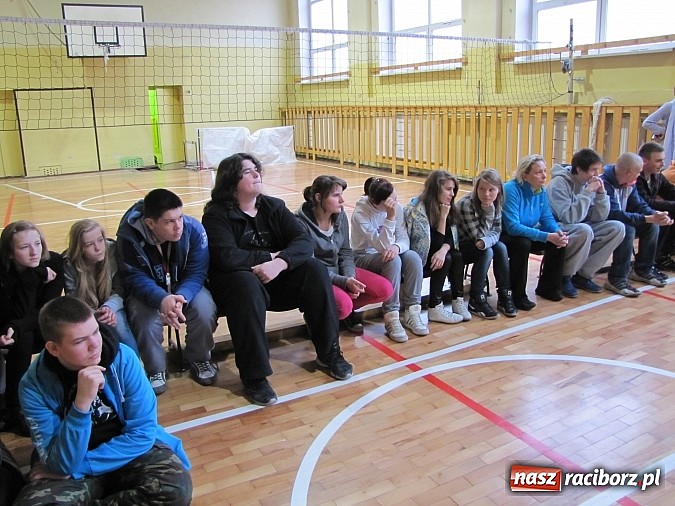 Zdjęcie w galerii na portalu naszraciborz.pl: Żywa lekcja historii w Gimnazjum nr 5 wiadomości z regionu