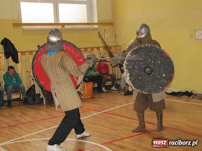 Zdjęcie w galerii na portalu naszraciborz.pl: Żywa lekcja historii w Gimnazjum nr 5 wiadomości z regionu