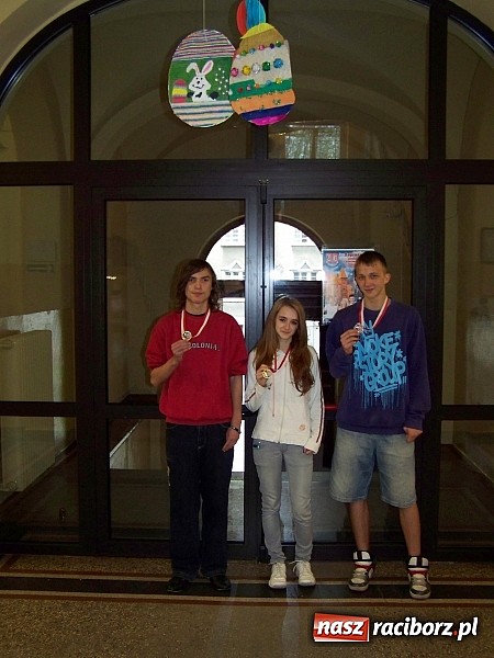 Zdjęcie w galerii na portalu naszraciborz.pl: Żywa lekcja historii w Gimnazjum nr 5 wiadomości z regionu