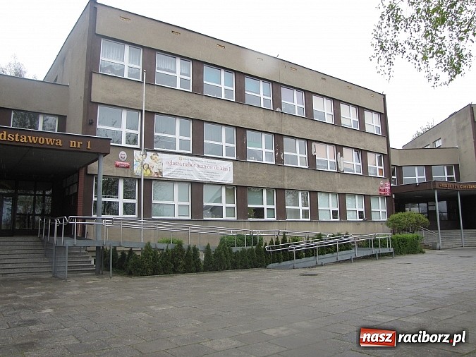 Zdjęcie w galerii na portalu naszraciborz.pl: Kolejne dwie miejskie szkoły czekają na duży remont wiadomości z regionu