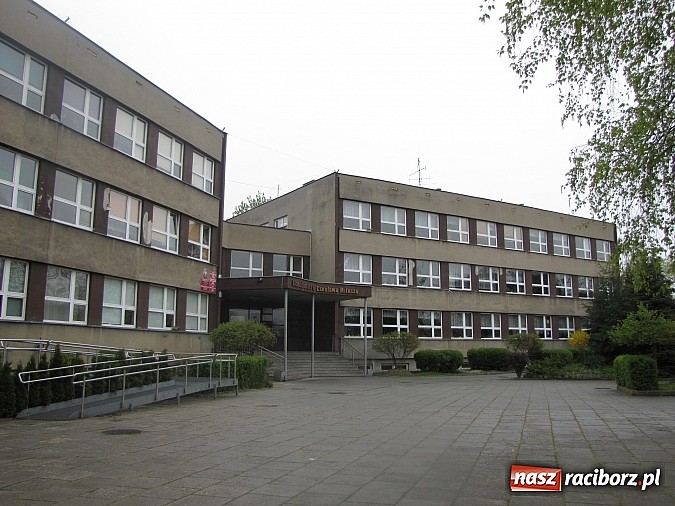 Zdjęcie w galerii na portalu naszraciborz.pl: Kolejne dwie miejskie szkoły czekają na duży remont wiadomości z regionu