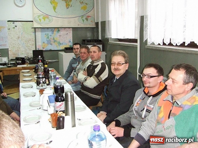 Zdjęcie w galerii na portalu naszraciborz.pl: Pasję znajdują w eterze wiadomości z regionu