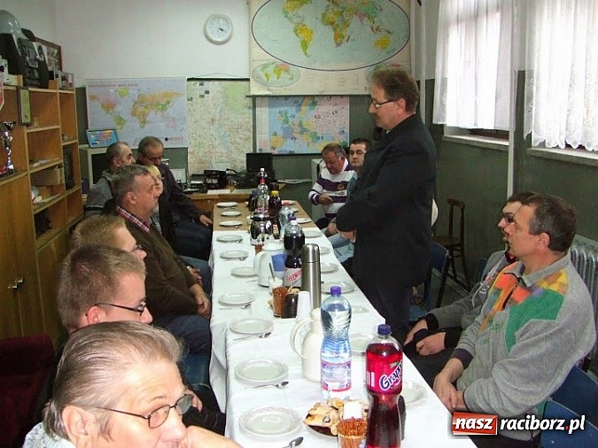 Zdjęcie w galerii na portalu naszraciborz.pl: Pasję znajdują w eterze wiadomości z regionu