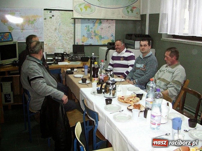 Zdjęcie w galerii na portalu naszraciborz.pl: Pasję znajdują w eterze wiadomości z regionu