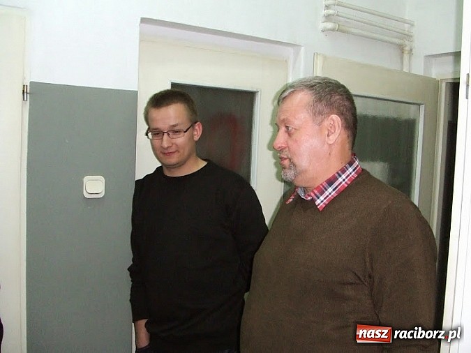 Zdjęcie w galerii na portalu naszraciborz.pl: Pasję znajdują w eterze wiadomości z regionu