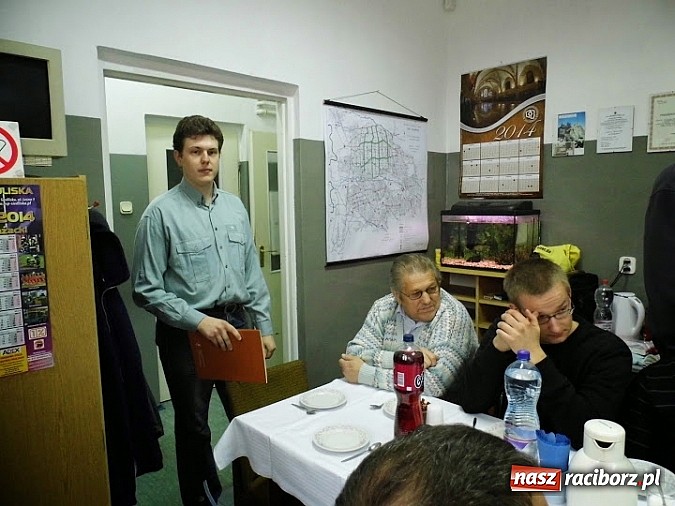 Zdjęcie w galerii na portalu naszraciborz.pl: Pasję znajdują w eterze wiadomości z regionu