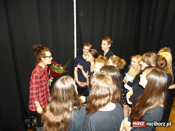 Zdjęcie w galerii na portalu naszraciborz.pl: Podsumowanie warsztatów z Orianą wiadomości z regionu