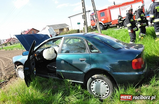 Zdjęcie w galerii na portalu naszraciborz.pl: Kolejna kraksa w Tworkowie. Fiat wymusił pierwszeństwo audi wiadomości z regionu