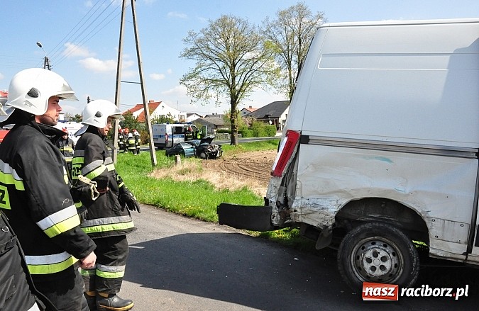 Zdjęcie w galerii na portalu naszraciborz.pl: Kolejna kraksa w Tworkowie. Fiat wymusił pierwszeństwo audi wiadomości z regionu