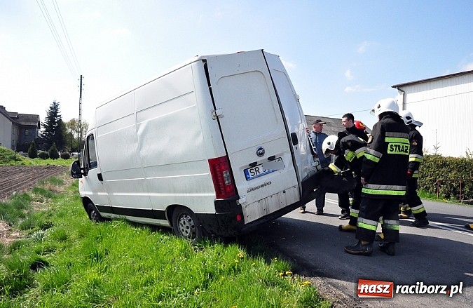 Zdjęcie w galerii na portalu naszraciborz.pl: Kolejna kraksa w Tworkowie. Fiat wymusił pierwszeństwo audi wiadomości z regionu