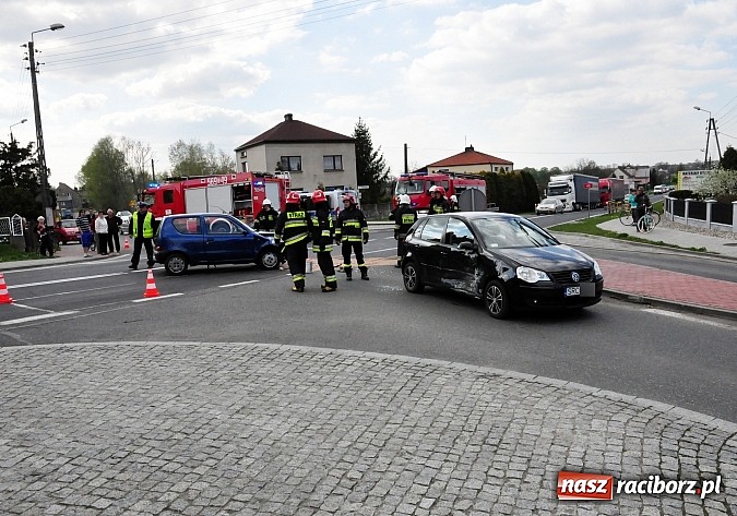 Zdjęcie w galerii na portalu naszraciborz.pl: Feralne skrzyżowanie w Tworkowie. Czwarta kraksa w tym miejscu w tym roku! wiadomości z regionu
