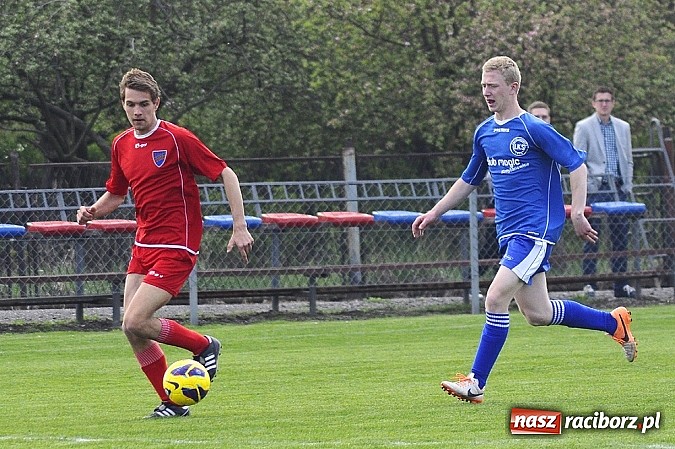 Zdjęcie w galerii na portalu naszraciborz.pl: Samobój i trzy karne w meczu Krzyżanowic z Rakowem Częstochowa wiadomości z regionu