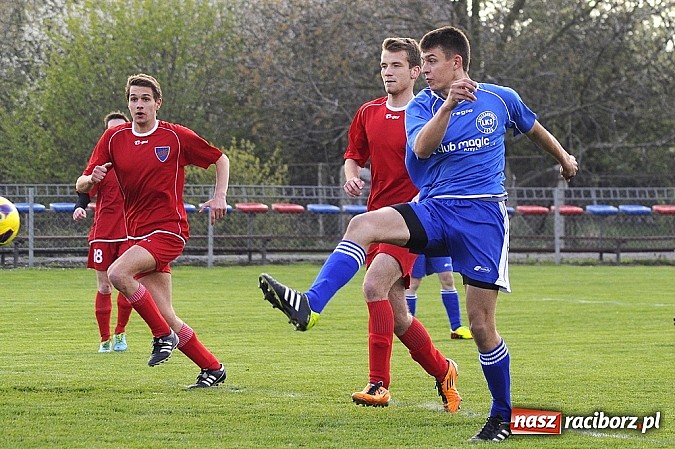 Zdjęcie w galerii na portalu naszraciborz.pl: Samobój i trzy karne w meczu Krzyżanowic z Rakowem Częstochowa wiadomości z regionu