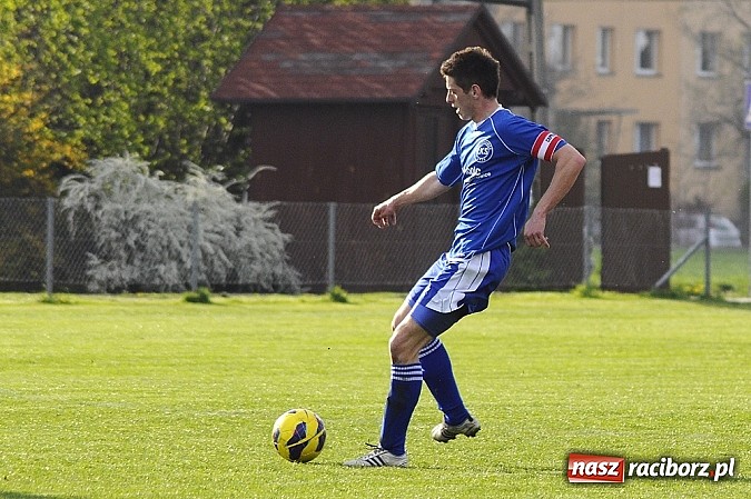 Zdjęcie w galerii na portalu naszraciborz.pl: Samobój i trzy karne w meczu Krzyżanowic z Rakowem Częstochowa wiadomości z regionu