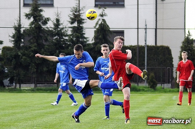 Zdjęcie w galerii na portalu naszraciborz.pl: Samobój i trzy karne w meczu Krzyżanowic z Rakowem Częstochowa wiadomości z regionu