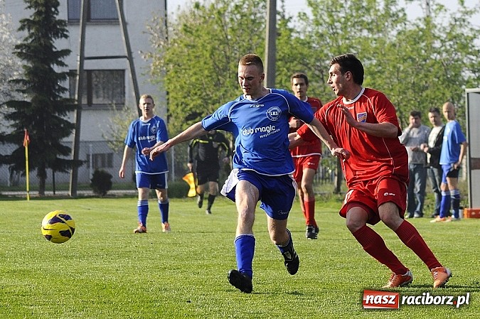 Zdjęcie w galerii na portalu naszraciborz.pl: Samobój i trzy karne w meczu Krzyżanowic z Rakowem Częstochowa wiadomości z regionu