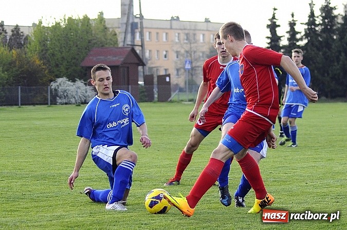 Zdjęcie w galerii na portalu naszraciborz.pl: Samobój i trzy karne w meczu Krzyżanowic z Rakowem Częstochowa wiadomości z regionu