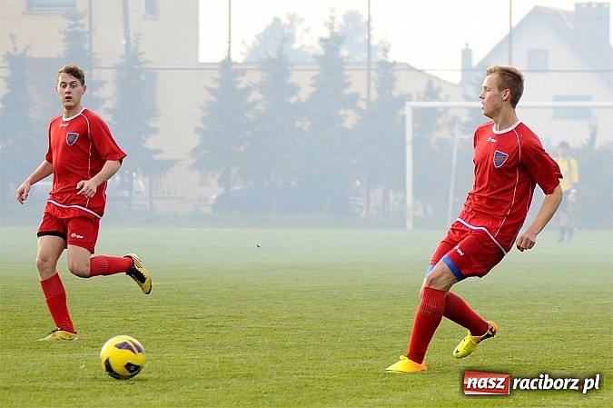 Zdjęcie w galerii na portalu naszraciborz.pl: Samobój i trzy karne w meczu Krzyżanowic z Rakowem Częstochowa wiadomości z regionu