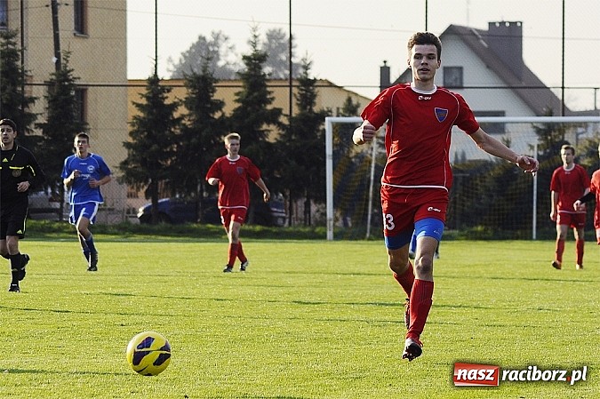 Zdjęcie w galerii na portalu naszraciborz.pl: Samobój i trzy karne w meczu Krzyżanowic z Rakowem Częstochowa wiadomości z regionu