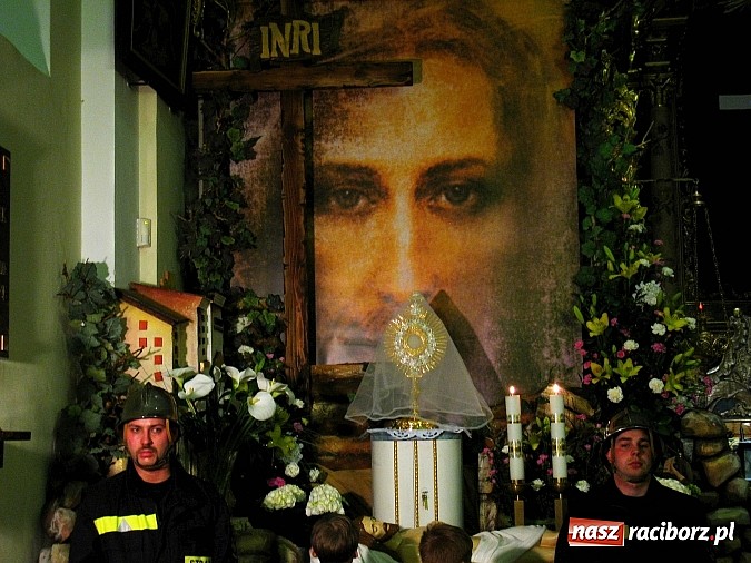 Zdjęcie w galerii na portalu naszraciborz.pl: U Bożego Grobu w kościołach naszego powiatu wiadomości z regionu