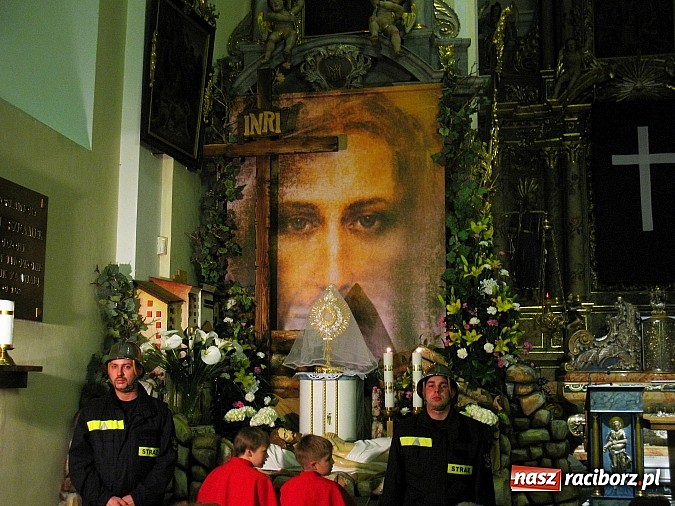Zdjęcie w galerii na portalu naszraciborz.pl: U Bożego Grobu w kościołach naszego powiatu wiadomości z regionu