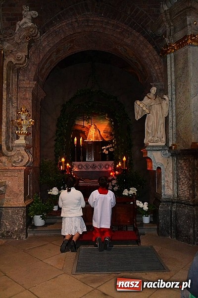 Zdjęcie w galerii na portalu naszraciborz.pl: U Bożego Grobu w kościołach naszego powiatu wiadomości z regionu