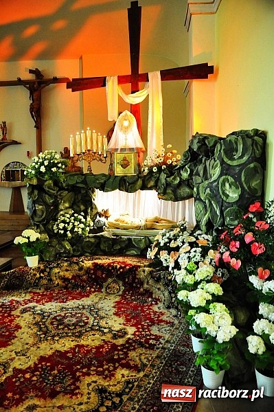 Zdjęcie w galerii na portalu naszraciborz.pl: U Bożego Grobu w kościołach naszego powiatu wiadomości z regionu
