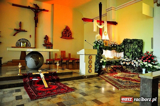 Zdjęcie w galerii na portalu naszraciborz.pl: U Bożego Grobu w kościołach naszego powiatu wiadomości z regionu
