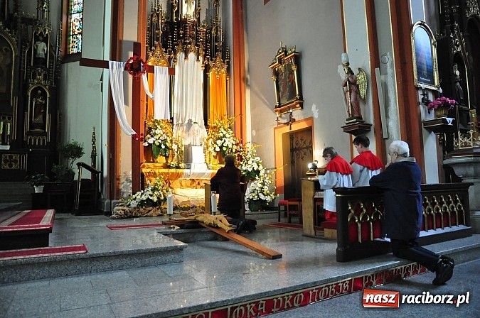 Zdjęcie w galerii na portalu naszraciborz.pl: U Bożego Grobu w kościołach naszego powiatu wiadomości z regionu