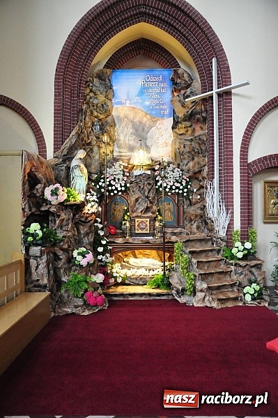Zdjęcie w galerii na portalu naszraciborz.pl: U Bożego Grobu w kościołach naszego powiatu wiadomości z regionu