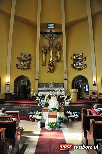 Zdjęcie w galerii na portalu naszraciborz.pl: U Bożego Grobu w kościołach naszego powiatu wiadomości z regionu