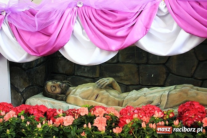 Zdjęcie w galerii na portalu naszraciborz.pl: U Bożego Grobu w kościołach naszego powiatu wiadomości z regionu