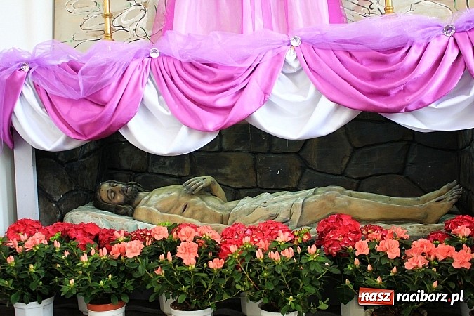 Zdjęcie w galerii na portalu naszraciborz.pl: U Bożego Grobu w kościołach naszego powiatu wiadomości z regionu