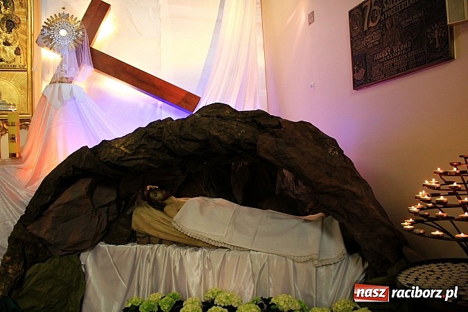 Zdjęcie w galerii na portalu naszraciborz.pl: U Bożego Grobu w kościołach naszego powiatu wiadomości z regionu