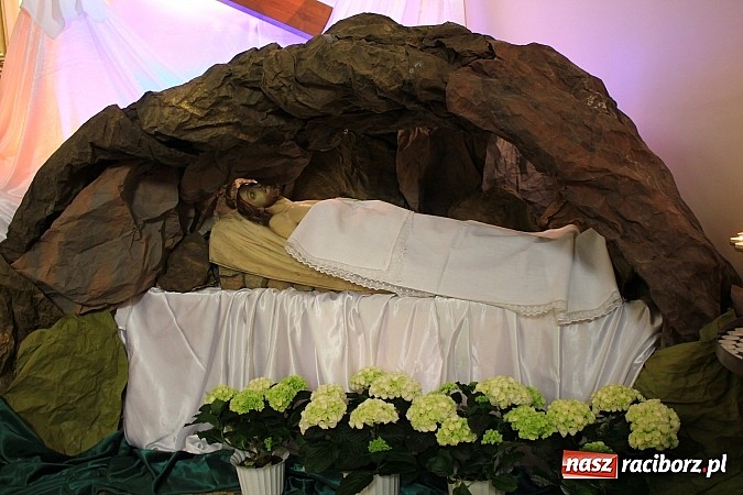 Zdjęcie w galerii na portalu naszraciborz.pl: U Bożego Grobu w kościołach naszego powiatu wiadomości z regionu