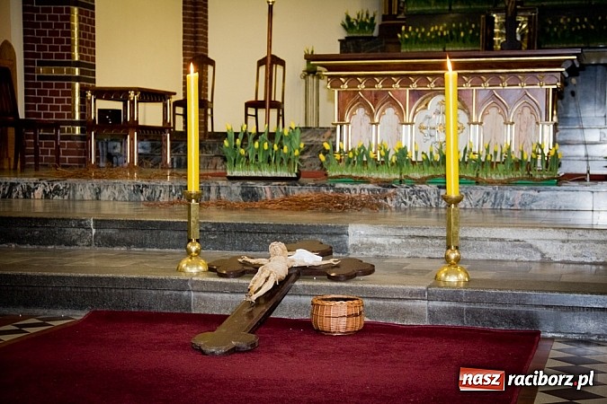 Zdjęcie w galerii na portalu naszraciborz.pl: U Bożego Grobu w kościołach naszego powiatu wiadomości z regionu