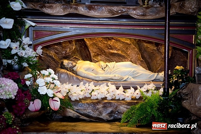 Zdjęcie w galerii na portalu naszraciborz.pl: U Bożego Grobu w kościołach naszego powiatu wiadomości z regionu