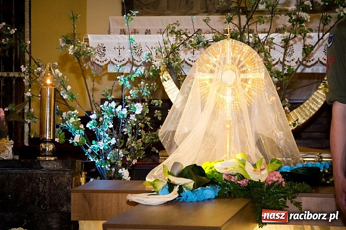 Zdjęcie w galerii na portalu naszraciborz.pl: U Bożego Grobu w kościołach naszego powiatu wiadomości z regionu