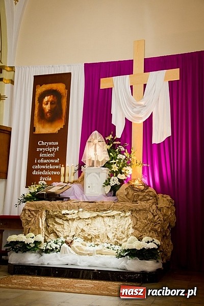Zdjęcie w galerii na portalu naszraciborz.pl: U Bożego Grobu w kościołach naszego powiatu wiadomości z regionu