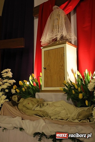 Zdjęcie w galerii na portalu naszraciborz.pl: U Bożego Grobu w kościołach naszego powiatu wiadomości z regionu