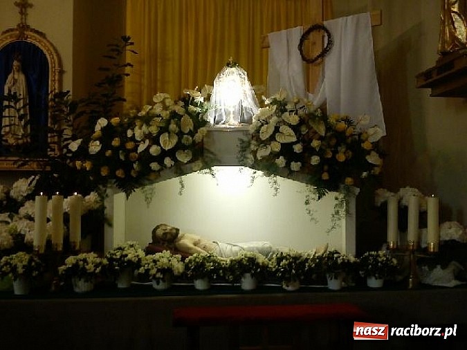 Zdjęcie w galerii na portalu naszraciborz.pl: U Bożego Grobu w kościołach naszego powiatu wiadomości z regionu