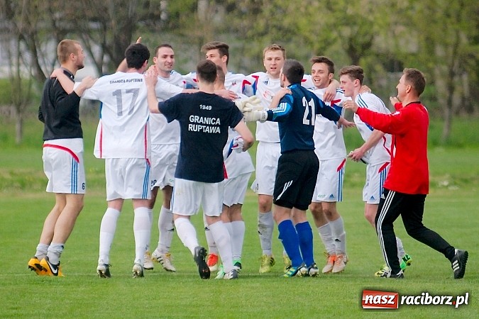 Zdjęcie w galerii na portalu naszraciborz.pl: Gra z kontry zabójczą bronią Granicy. Rafako na kolanach wiadomości z regionu