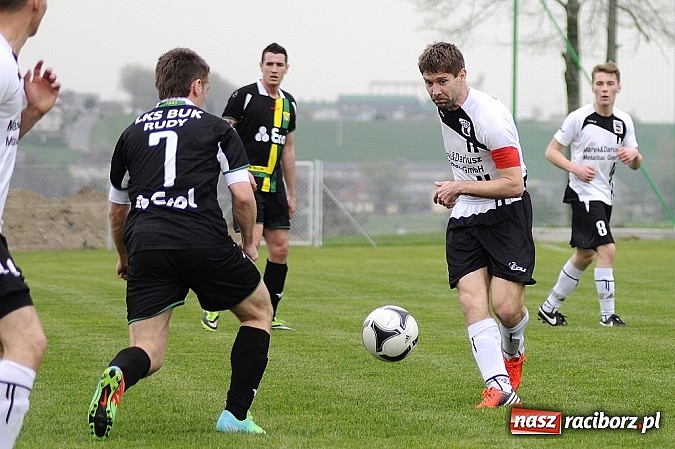 Zdjęcie w galerii na portalu naszraciborz.pl: Hit A klasy: Trzy szybkie ciosy Borucina, udana pogoń Buku wiadomości z regionu