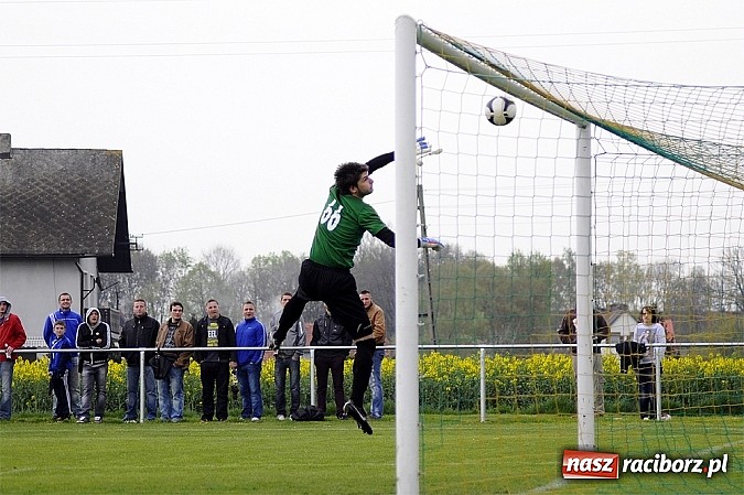 Zdjęcie w galerii na portalu naszraciborz.pl: Hit A klasy: Trzy szybkie ciosy Borucina, udana pogoń Buku wiadomości z regionu