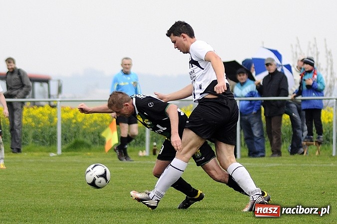 Zdjęcie w galerii na portalu naszraciborz.pl: Hit A klasy: Trzy szybkie ciosy Borucina, udana pogoń Buku wiadomości z regionu