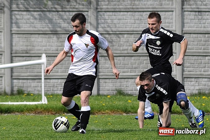 Zdjęcie w galerii na portalu naszraciborz.pl: A klasa: Wicelider z Tworkowa bezlitosny dla Czarnych Gorzyce wiadomości z regionu