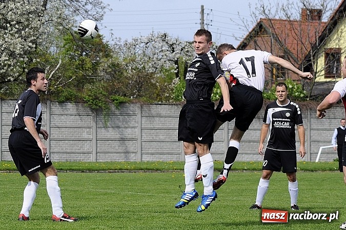 Zdjęcie w galerii na portalu naszraciborz.pl: A klasa: Wicelider z Tworkowa bezlitosny dla Czarnych Gorzyce wiadomości z regionu