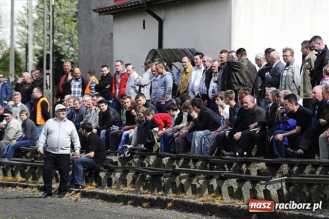 Zdjęcie w galerii na portalu naszraciborz.pl: A klasa: Wicelider z Tworkowa bezlitosny dla Czarnych Gorzyce wiadomości z regionu